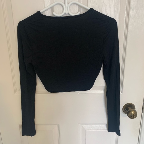 3/$25 Black Cropped Long-Sleeve - Picture 3 of 3